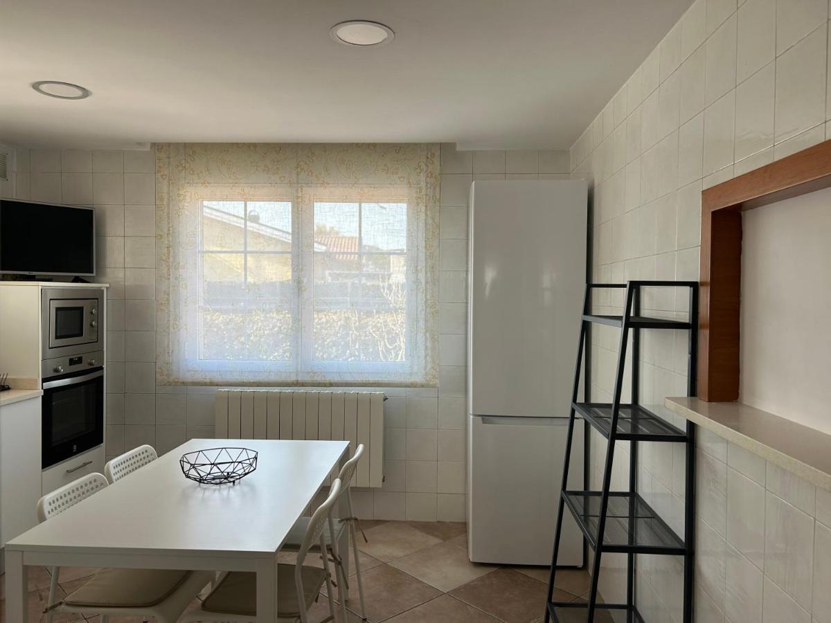 Piscina De Sal Barbacoa Wifi, Parking Gratis, 3 Min Pga Casa El Roble Holiday home *