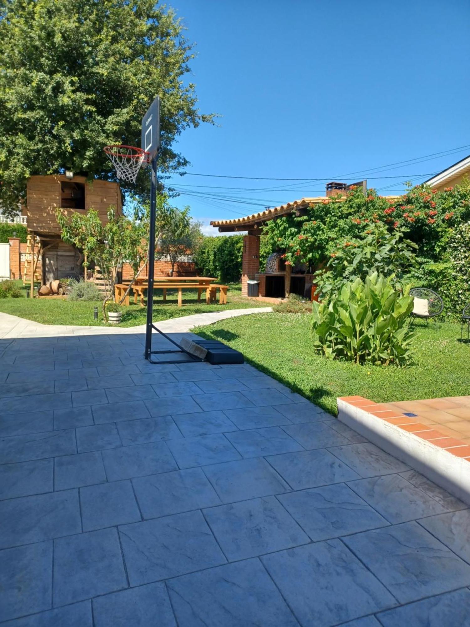 Holiday home Piscina De Sal Barbacoa Wifi, Parking Gratis, 3 Min Pga Casa El Roble