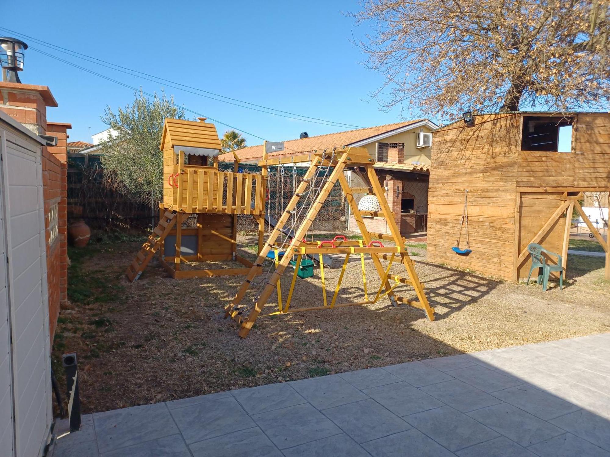 Holiday home Piscina De Sal Barbacoa Wifi, Parking Gratis, 3 Min Pga Casa El Roble *